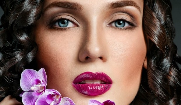 maquillaje-precioso-color-moda-orquidea-radiante-tono_1_2070728